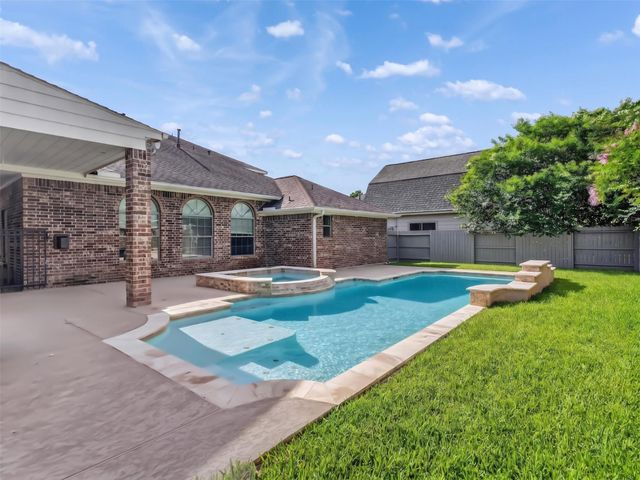 2209 Cochise Trail, League City, TX 77573