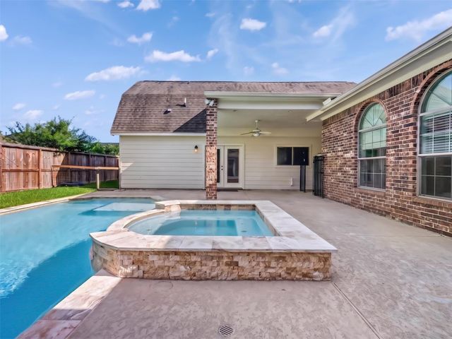 2209 Cochise Trail, League City, TX 77573