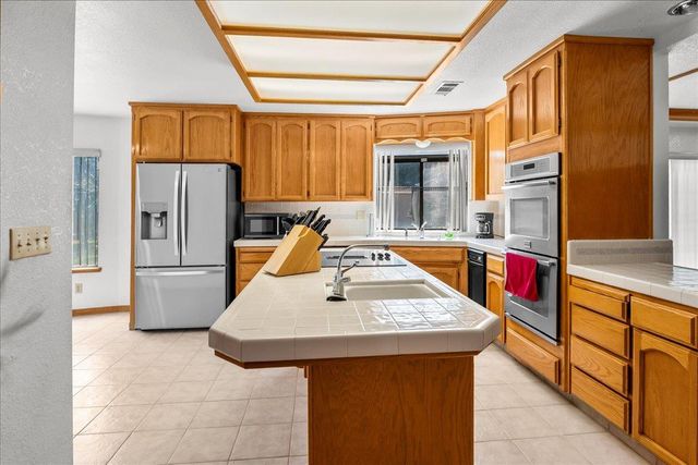 3512 Viader Dr, Modesto, CA 95356