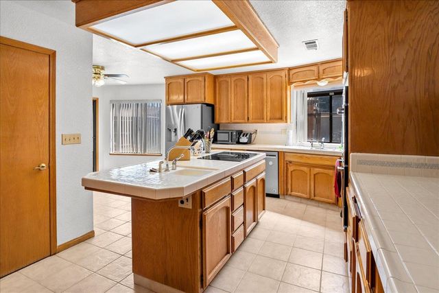3512 Viader Dr, Modesto, CA 95356