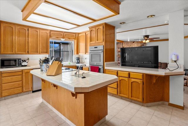 3512 Viader Dr, Modesto, CA 95356