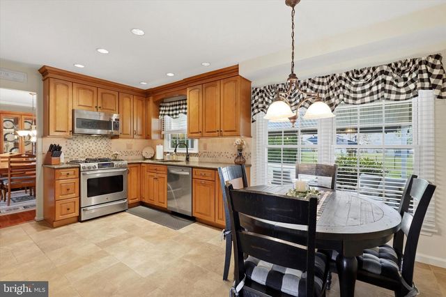 12 STERLING DR, Horsham, PA 19044