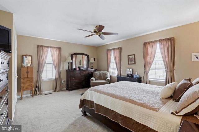 12 STERLING DR, Horsham, PA 19044