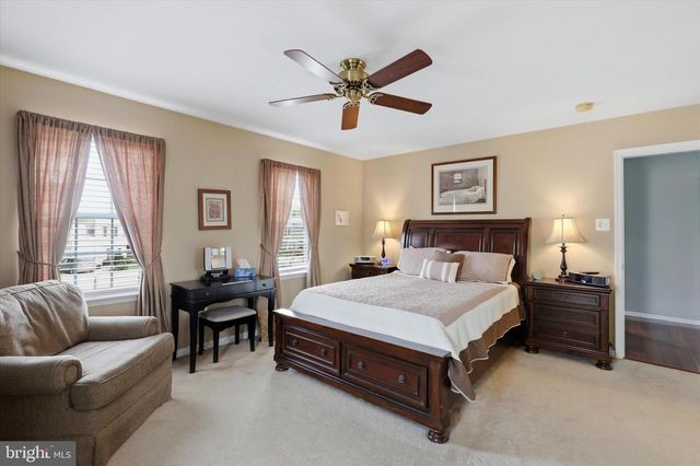 12 STERLING DR, Horsham, PA 19044