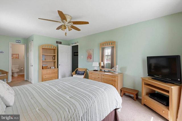 12 STERLING DR, Horsham, PA 19044