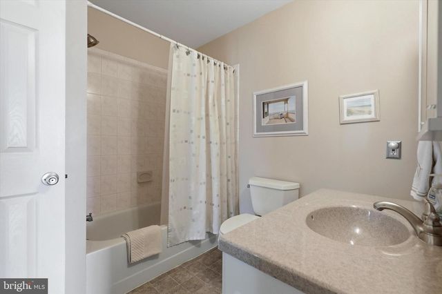 12 STERLING DR, Horsham, PA 19044