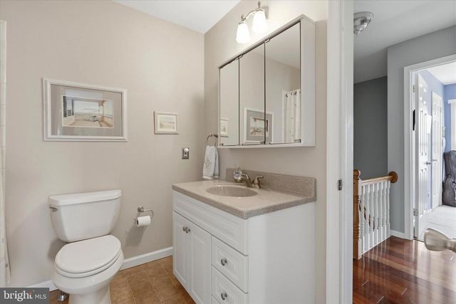 12 STERLING DR, Horsham, PA 19044