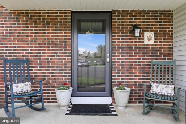 12 STERLING DR, Horsham, PA 19044