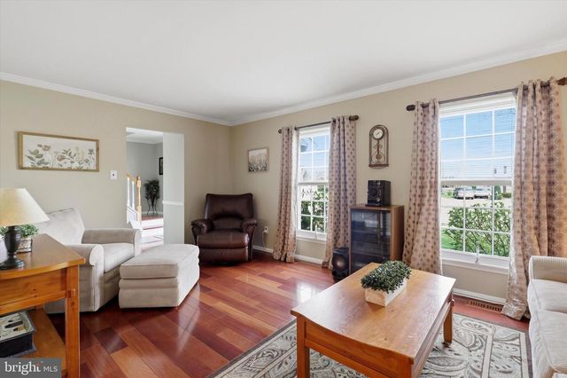 12 STERLING DR, Horsham, PA 19044