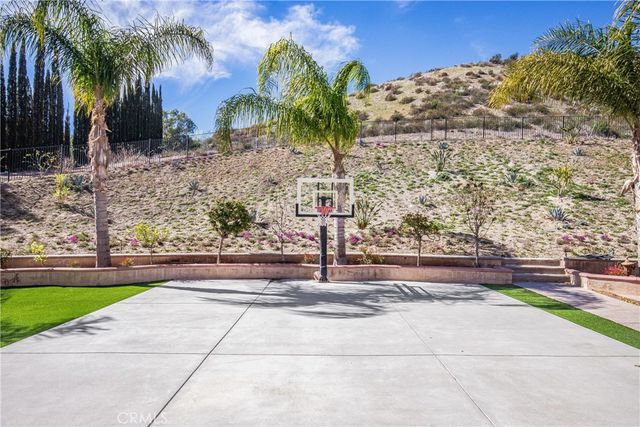 26829 Brooken Avenue, Canyon Country, CA 91387