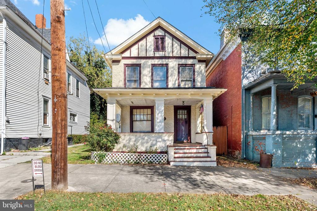 314 W MARTIN ST, Martinsburg, WV 25401