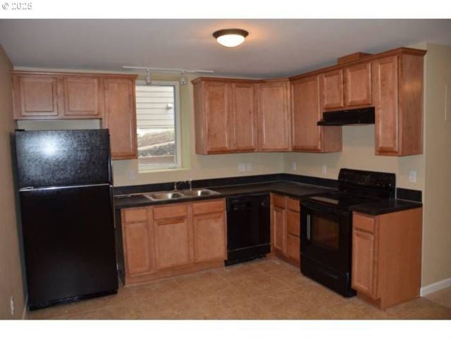 4737 Se 28TH Ave, Portland, OR 97202