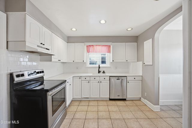 48 Van Schoick Avenue, Albany, NY 12208