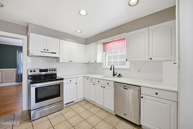 48 Van Schoick Avenue, Albany, NY 12208