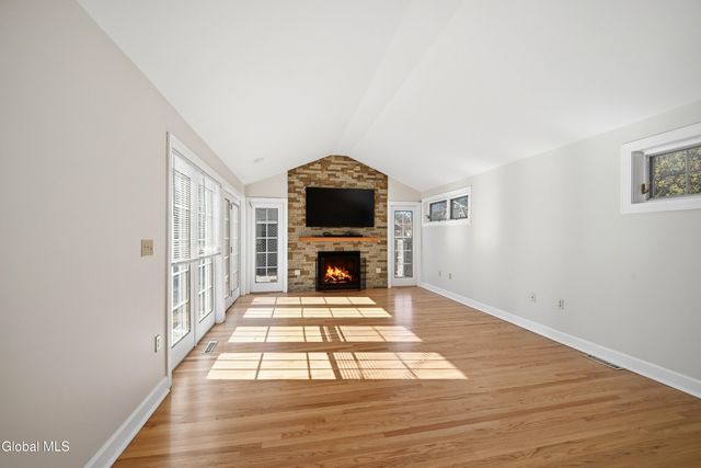 48 Van Schoick Avenue, Albany, NY 12208