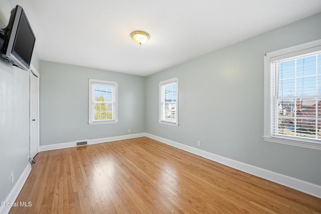 48 Van Schoick Avenue, Albany, NY 12208