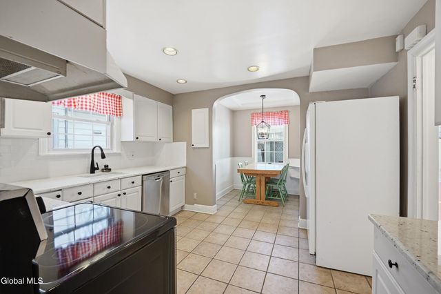 48 Van Schoick Avenue, Albany, NY 12208