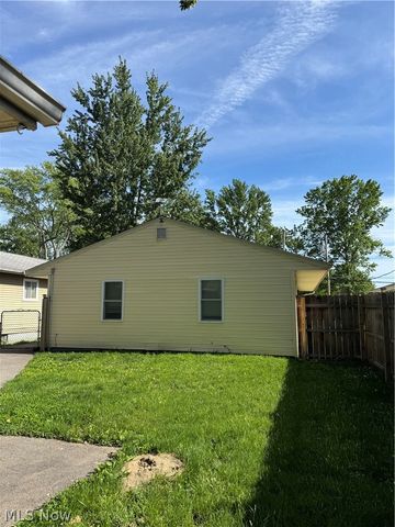 544 Purdue Avenue, Elyria, OH 44035