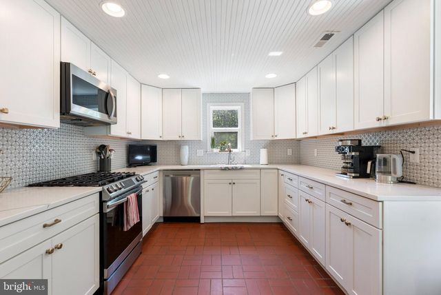 2H DUTTON AVE, Catonsville, MD 21228