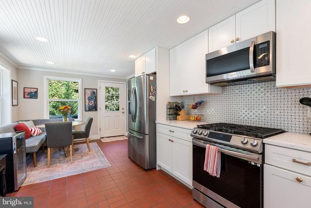 2H DUTTON AVE, Catonsville, MD 21228