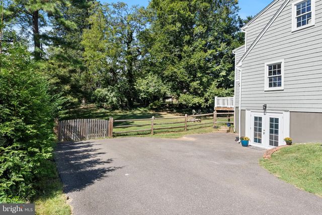 2H DUTTON AVE, Catonsville, MD 21228