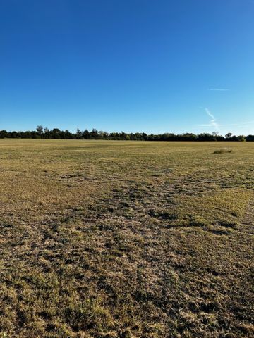 501 W Wintergreen Road W, Desoto, TX 75115