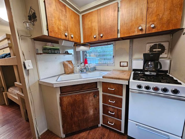 96 LHCS Road, Hubbardton, VT 05735