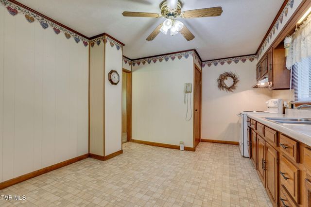 2327 Dry Creek Road, Blackwater, VA 24221