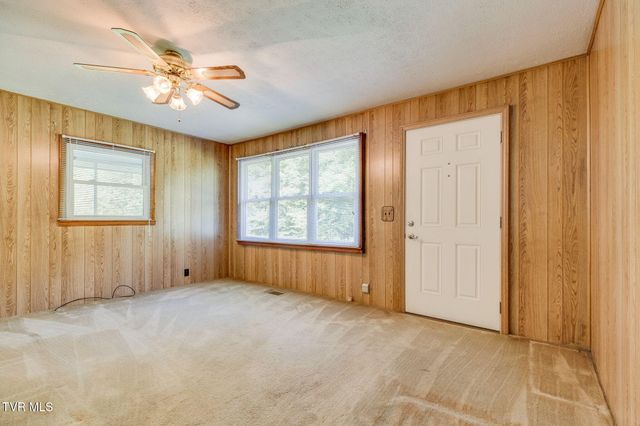 2327 Dry Creek Road, Blackwater, VA 24221