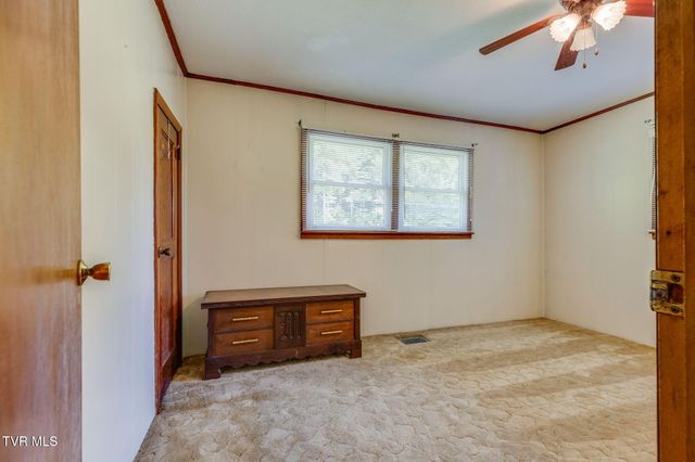 2327 Dry Creek Road, Blackwater, VA 24221