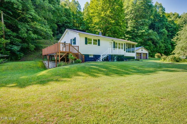 2327 Dry Creek Road, Blackwater, VA 24221