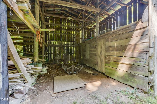 2327 Dry Creek Road, Blackwater, VA 24221
