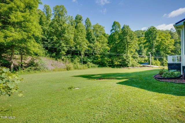 2327 Dry Creek Road, Blackwater, VA 24221