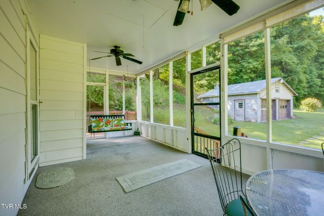 2327 Dry Creek Road, Blackwater, VA 24221