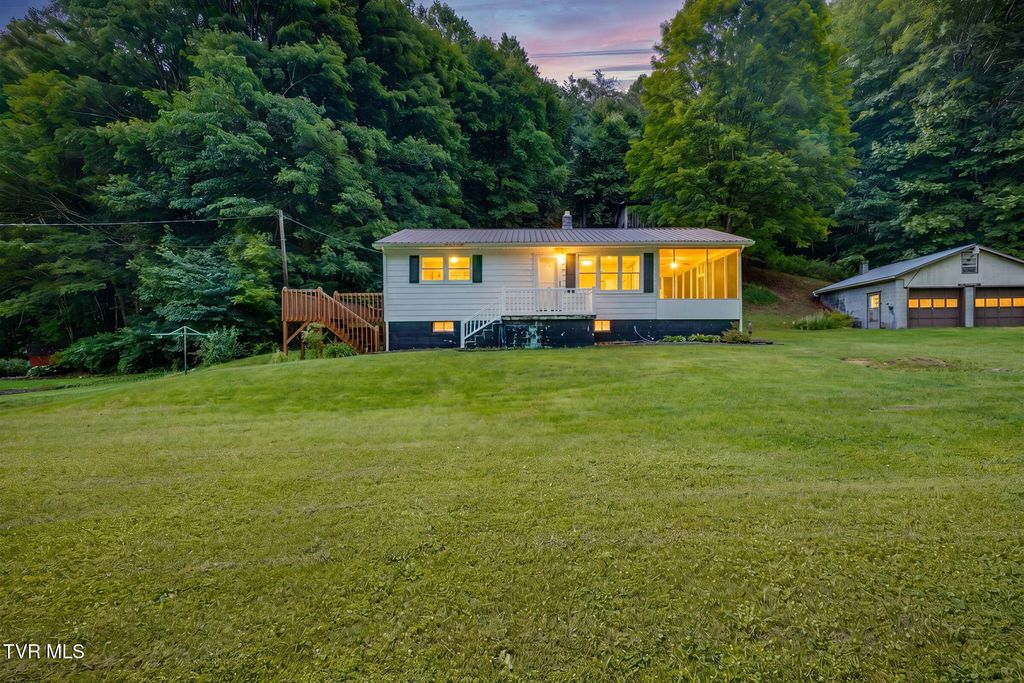 2327 Dry Creek Road, Blackwater, VA 24221