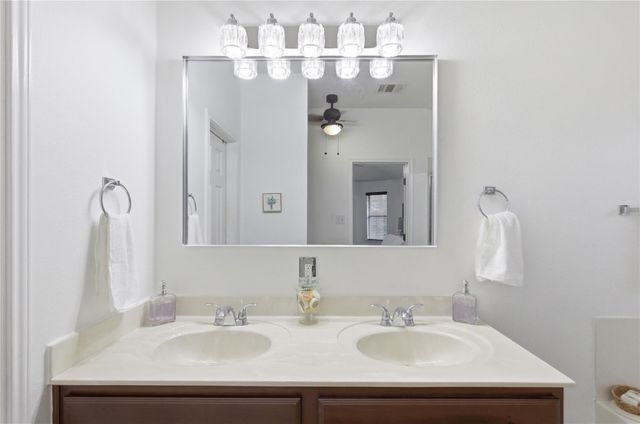180 Mystic Shadow LN, Buda, TX 78610