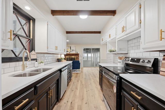 4001 W Bella Vista, Wichita, KS 67212