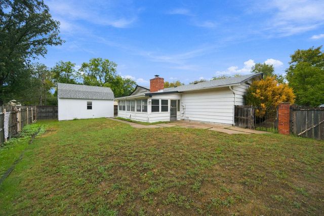 4001 W Bella Vista, Wichita, KS 67212
