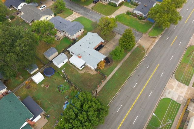 4001 W Bella Vista, Wichita, KS 67212
