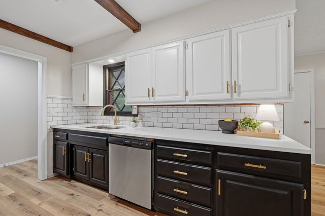 4001 W Bella Vista, Wichita, KS 67212