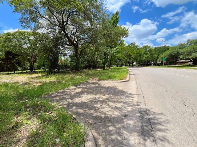 7058 Spring Valley Road, Dallas, TX 75254