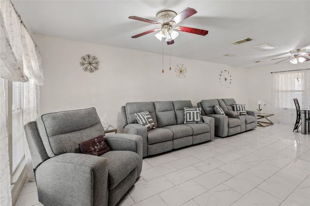 5603 Turner Oaks, Houston, TX 77085