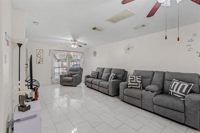 5603 Turner Oaks, Houston, TX 77085