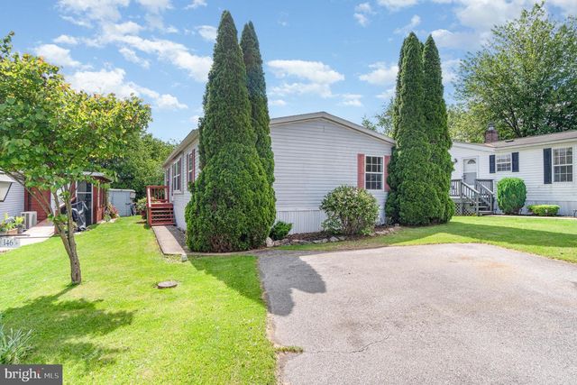 146 RUSTIC DR, Shippensburg, PA 17257