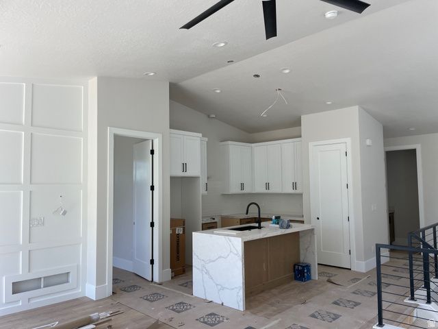 571 S ELENA LN, Ogden, UT 84404