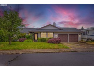 1473 N LOCUST St, Canby, OR 97013