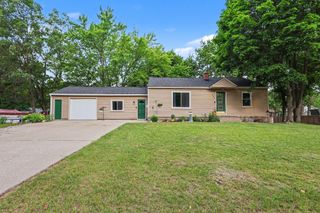 1363 S Quarterline Road, Muskegon Twp, MI 49442