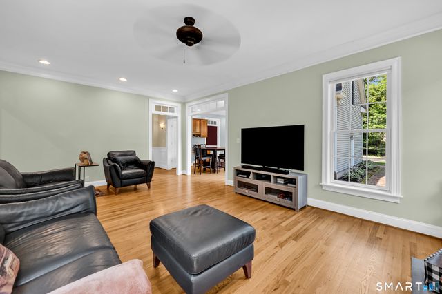 16 Highwood Crossing, Burlington, CT 06013