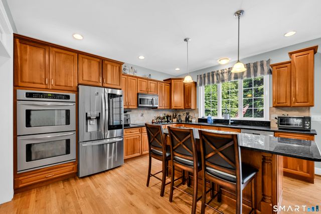 16 Highwood Crossing, Burlington, CT 06013