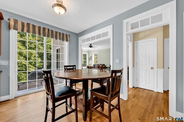 16 Highwood Crossing, Burlington, CT 06013